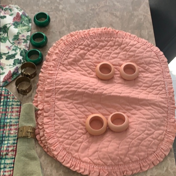 Place settings - Picture 3 of 6